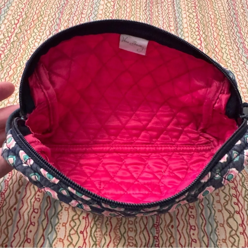 Vera Bradley Navy Petal Dots Pattern Quilted Bag in Navy and Pink